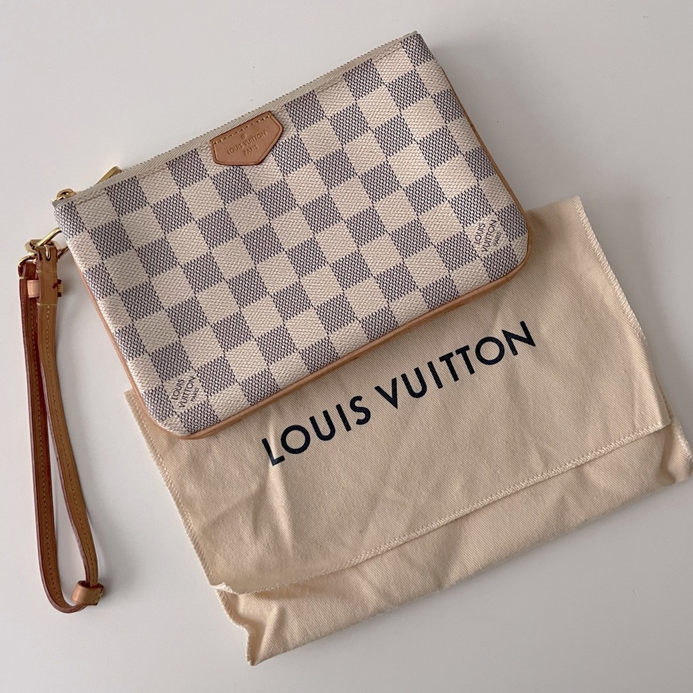 ✨ Pre-Loved✨ LV Double Zip Pochette Wristlet